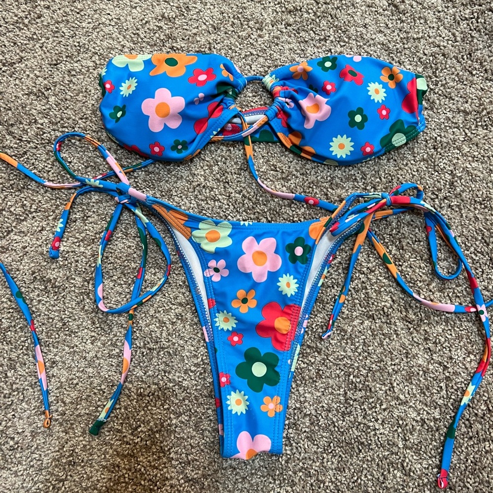 Flower bikini
